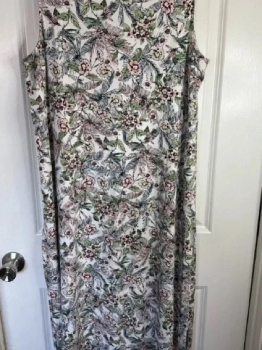 Floral Print Sleeveless Maxi Dress in White and Pink - Unknown Brand